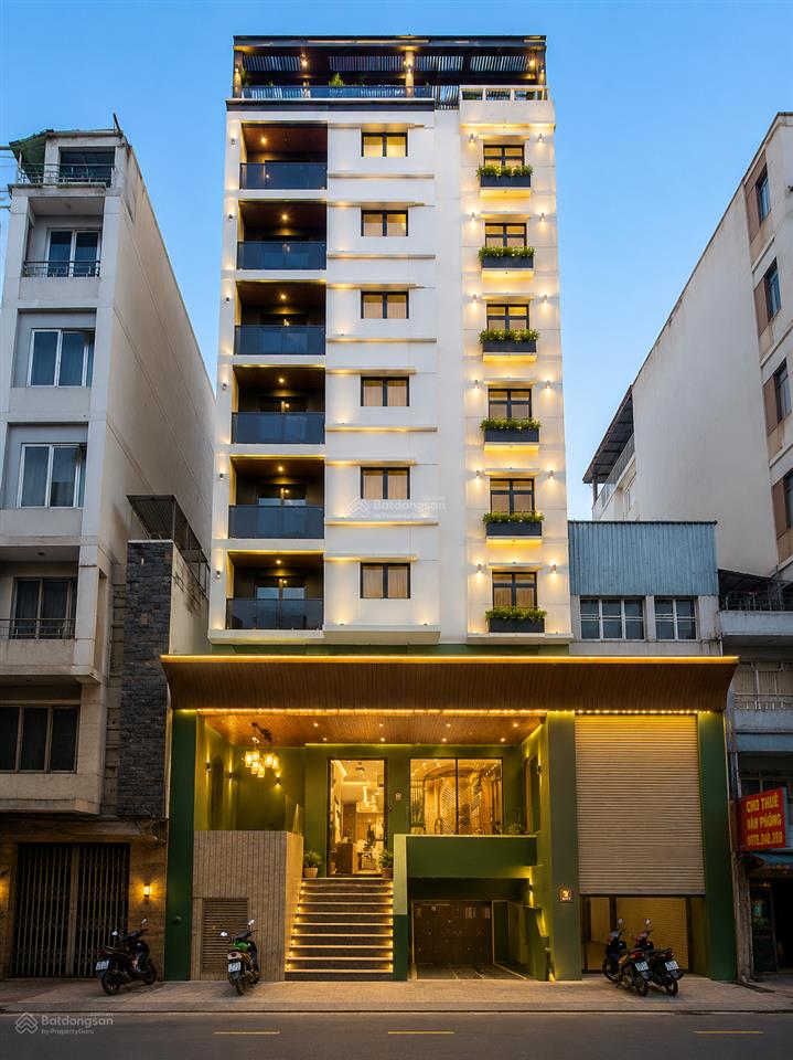Tòa nhà mặt tiền dài 15m phó đức chính 9 tầng dtsd ~5000m2 quận 1