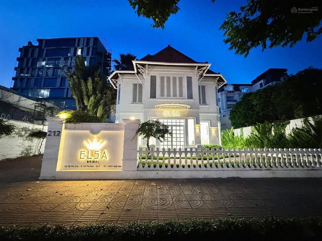 Cho thuê siêu phẩm biệt thự sân vườn lê ngô cát, quận 3 khuôn viên khủng 1000m2, mặt tiền 25m
