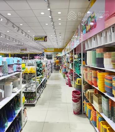 Cho thuê mặt bằng ngang 14m trường chinh tân bình, nhà trệt sân trước dtsd hơn 600m2