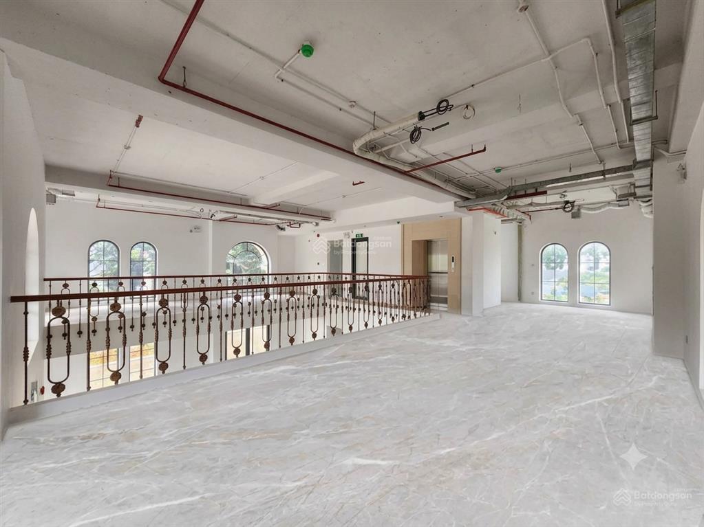 Tòa nhà dtsd hơn 2000m2 đảo kim cương, quận 2  ngang 16m trệt 6 tầng