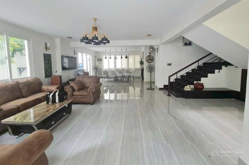 Biệt thự ngay sân bay  phù hợp lưu trú, kinh doanh f&b, trệt 2 lầu 5pn 6wc, dtsd 950m2