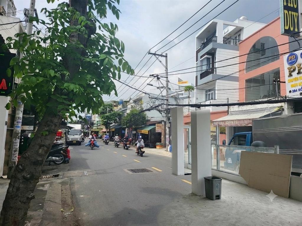 Cho thuê biệt thự mặt tiền hồng lạc tân bình, trệt 2 lầu, dtsd hơn 1000m2 nở hậu đẹp