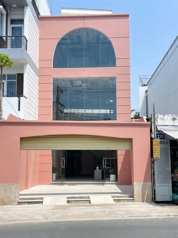 Cho thuê biệt thự mặt tiền hồng lạc tân bình, trệt 2 lầu, dtsd hơn 1000m2 nở hậu đẹp