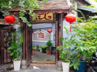 Cho thuê nhà mặt tiền hai bà trưng, trệt lầu dtsd 460m2, ngang mặt tiền 10m