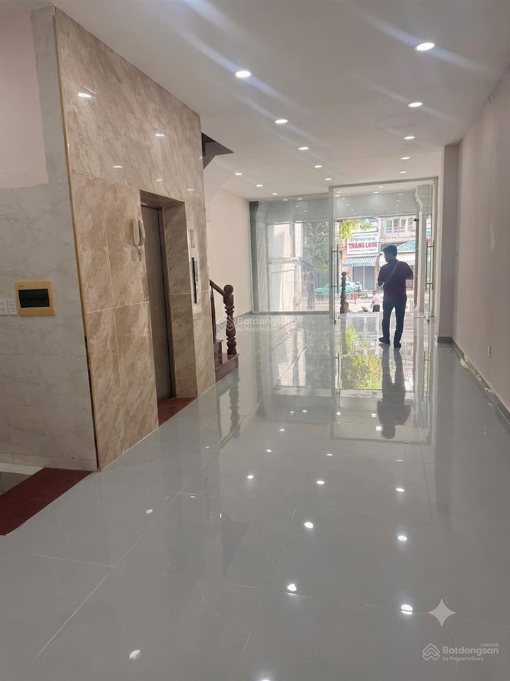 Cho thuê tòa nhà mặt tiền lý thái tổ quận 10, hầm 7 tầng nổi, ngang 6 nở hậu