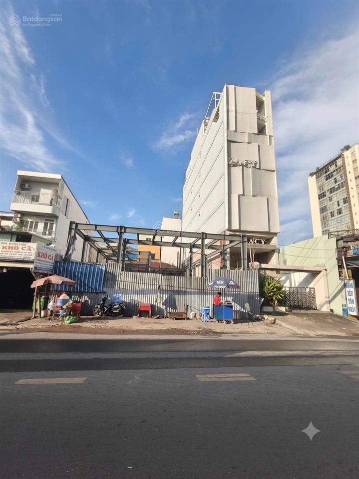 Cho thuê mặt bằng gần landmark diện tích 530m2, ngang 15m, ung văn khiêm bình thạnh
