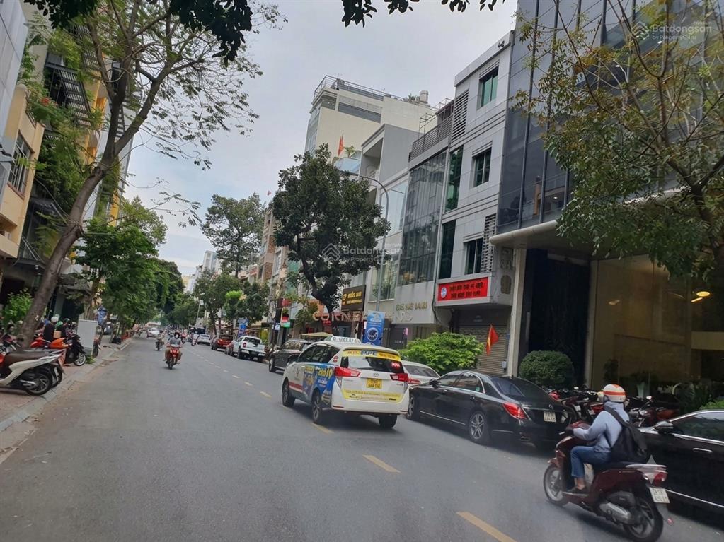 Tòa nhà hầm 8 tầng nổi dtsd ~950m2 mặt tiền ký con, quận 1