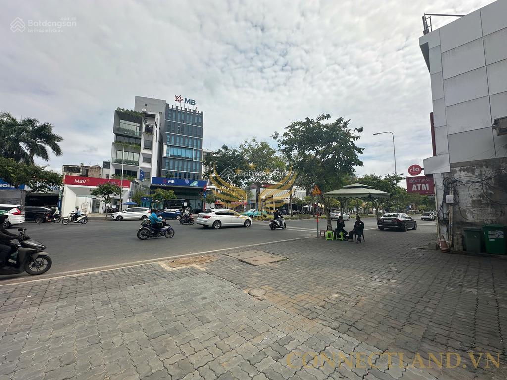 Cho thuê tòa nhà mặt trần não  quận 2  hầm 5 tầng dtsd 1.250m² thiết kế cổ điển