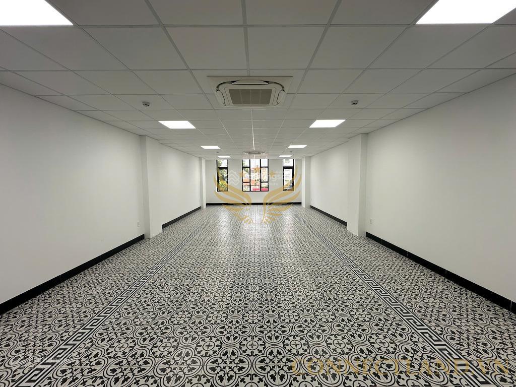 Cho thuê tòa nhà mặt trần não  quận 2  hầm 5 tầng dtsd 1.250m² thiết kế cổ điển