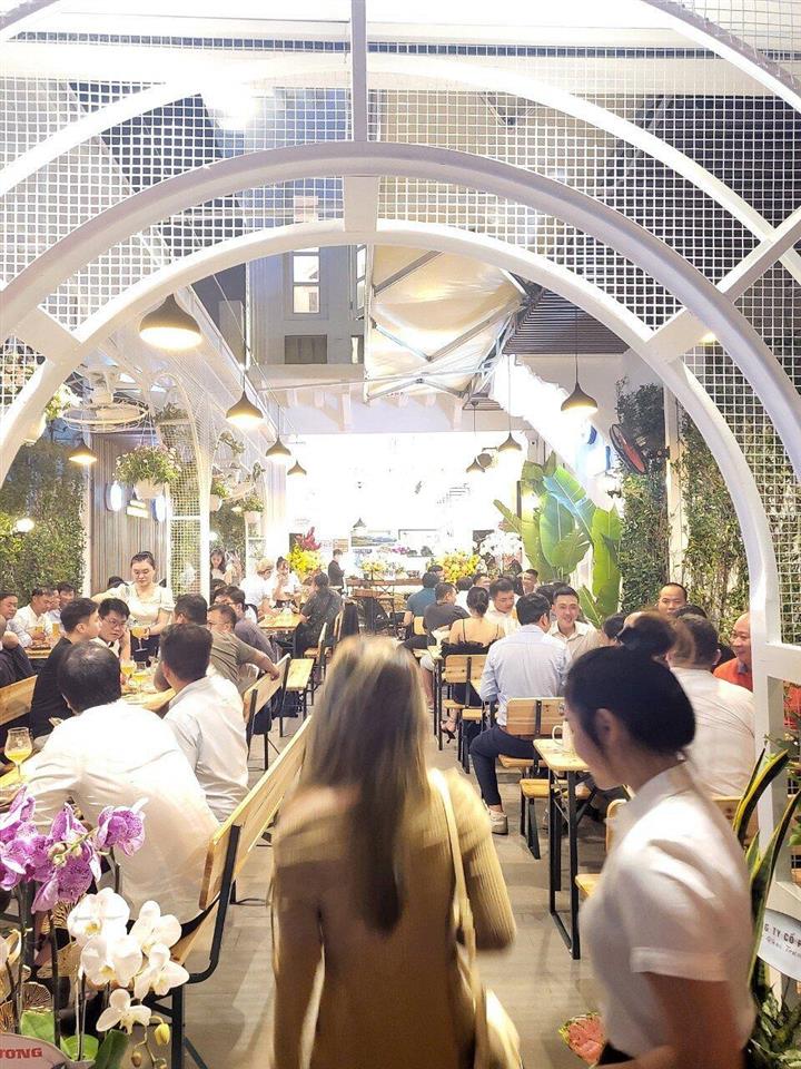 Biệt thự mặt tiền trần quốc thảo quận 3, 20x20 vuông vức, trệt lầu dtsd 900m2