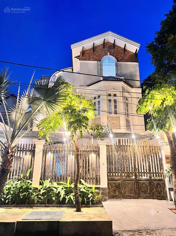 Biệt thự tân cổ điển nguyễn văn hưởng, quận 2, ngang 10m, 3 tầng, dtsd 900m2