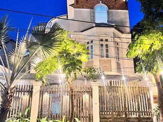 Biệt thự tân cổ điển nguyễn văn hưởng quận 2, ngang 10m 3 tầng dtsd 900m2