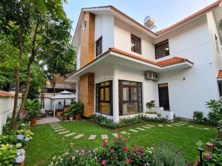 Biệt thự mặt tiền thảo điền quận 2, cho làm nhà hàng, dtsd 1100m2 trệt 2 lầu