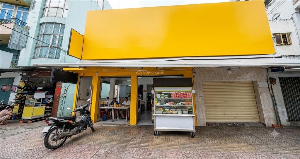 Nhà mặt tiền đường rạch bùng binh quận 3, ngang 12m, trệt lầu phù hợp f&b