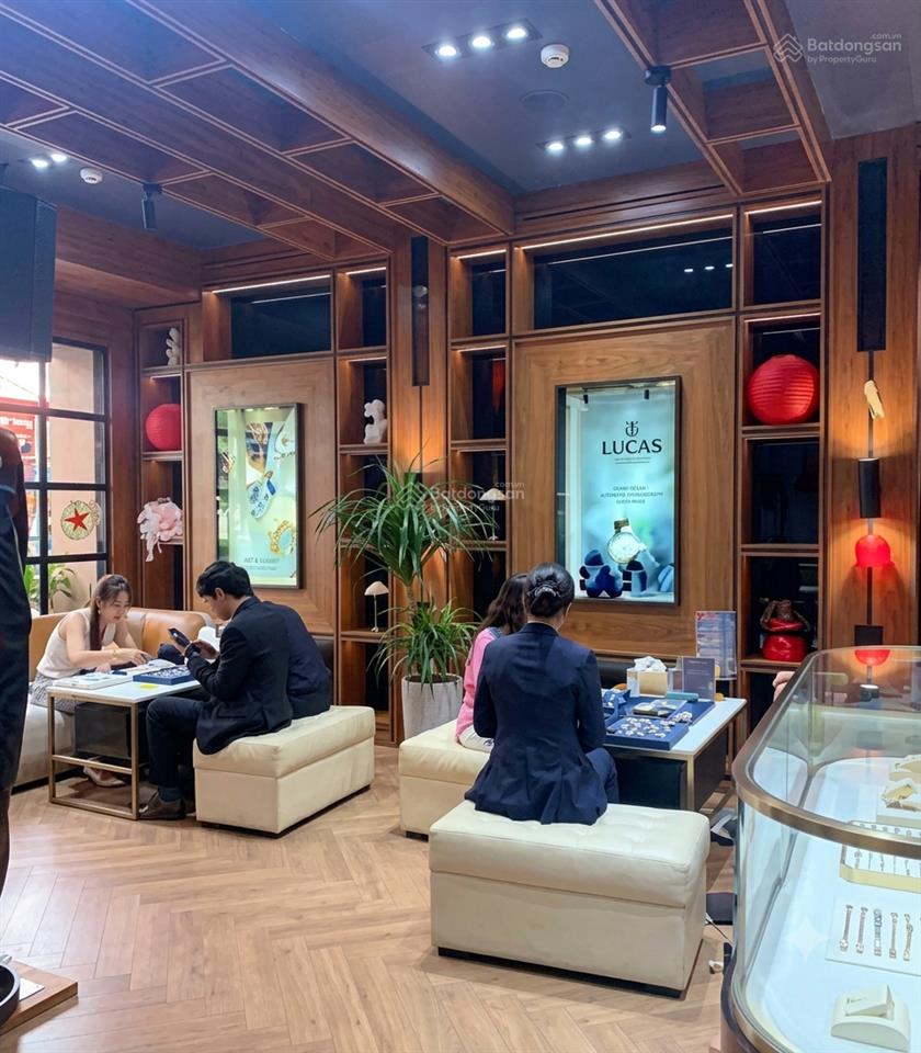 Cho thuê tòa nhà mặt tiền lê hồng phong quận 10, 4 tầng dtsd 600m2