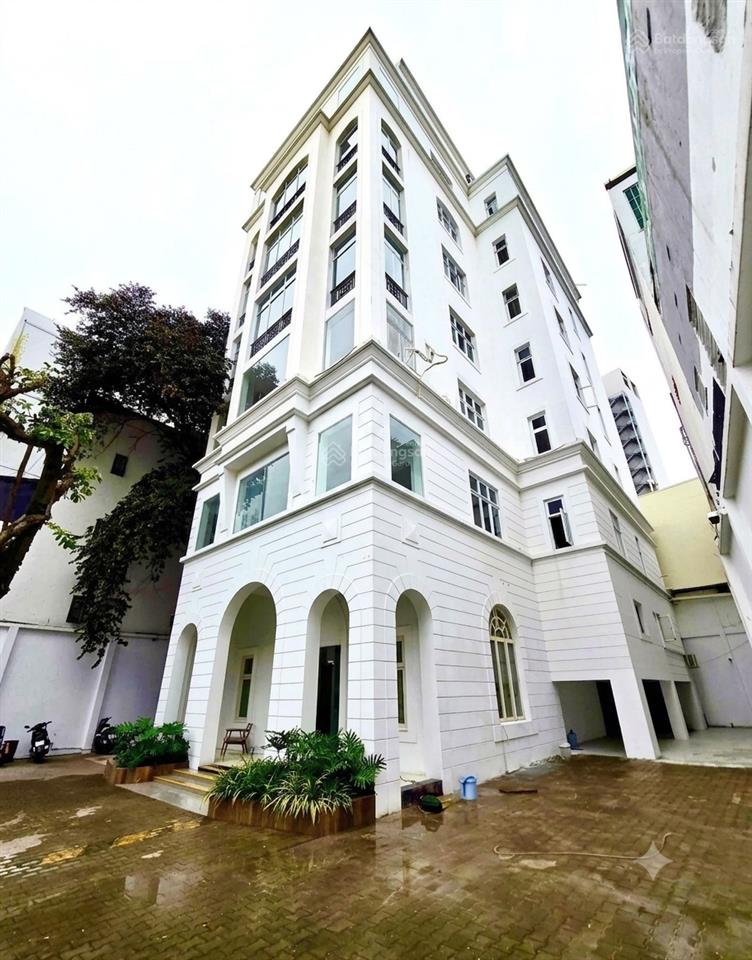 Tòa nhà mặt tiền hoàng diệu phú nhuận  8 tầng, dtsd 4800m2, có sân trước