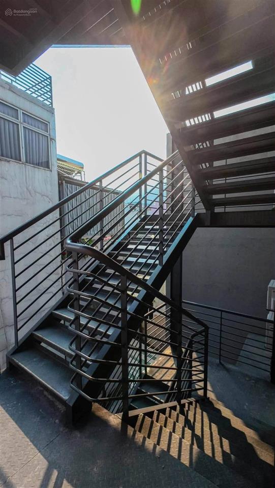 Cho thuê tòa nhà mặt tiền gần chợ hoàng hoa thám, tân bình  hầm 6 tầng nổi dtsd ~1000m2
