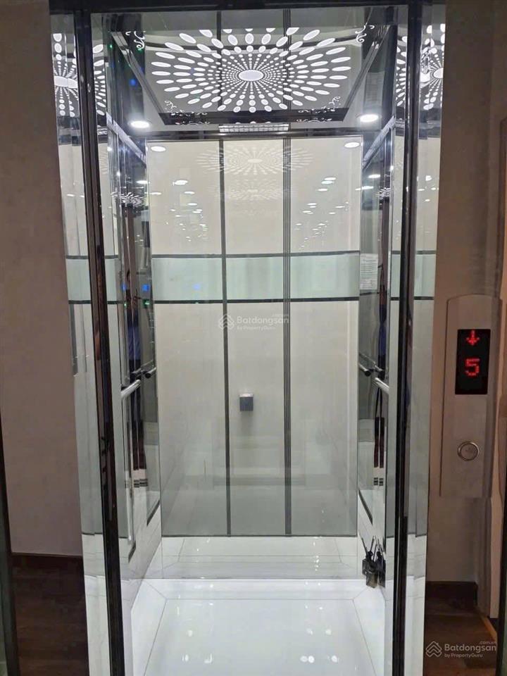 Cho thuê tòa nhà office ngay vòng xoay dân chủ, quận 10 bề ngang 9m hầm 7 tầng, thang máy & pccc