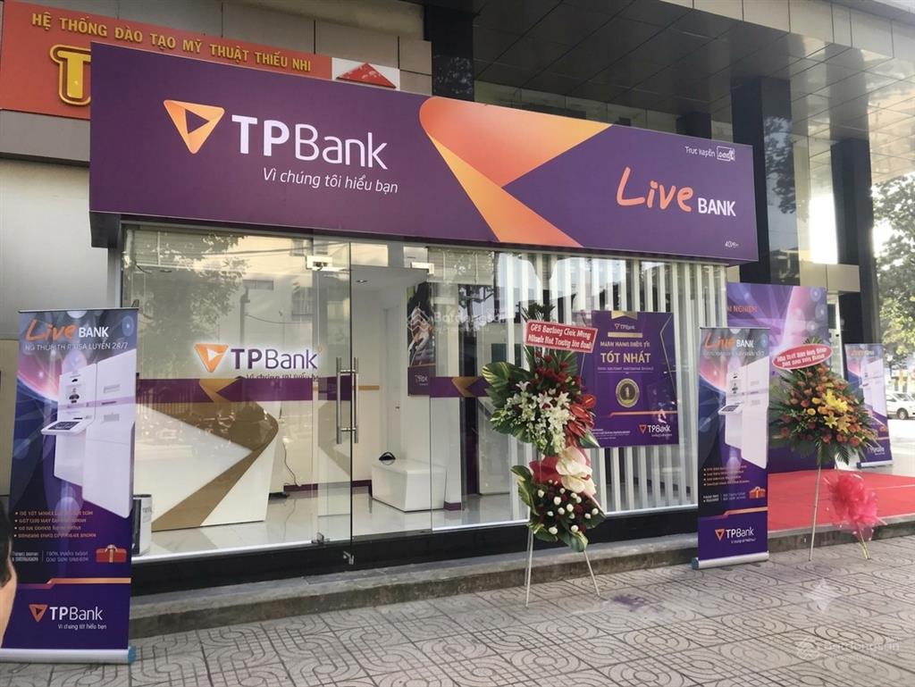 Cho thuê tòa nhà mặt tiền bạch đằng bình thạnh, trệt 2 lầu, dtsd ~600m2