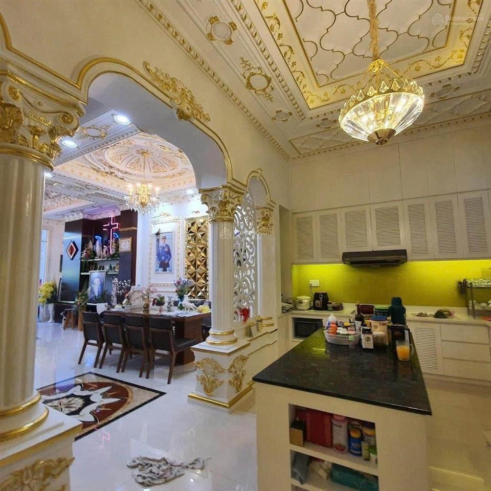Cho thuê biệt thự hoàng gia hoa lan, phú nhuận  trệt 2 lầu sân thượng, 500m2 sử dụng