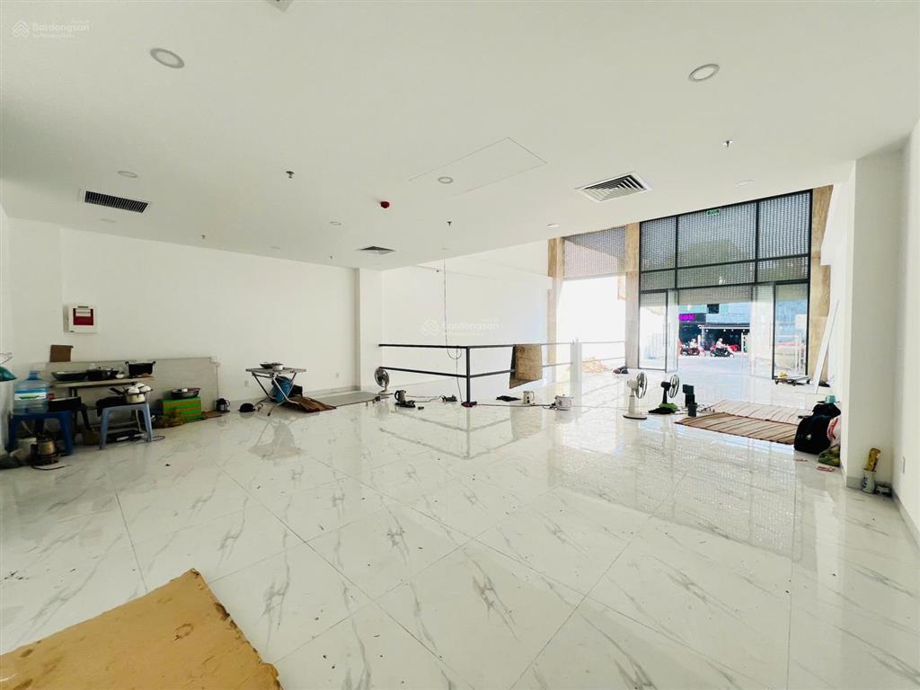 Tòa office mới xây mặt tiền ung văn khiêm, hầm 7 tầng nổi, dtsd ~1700m2