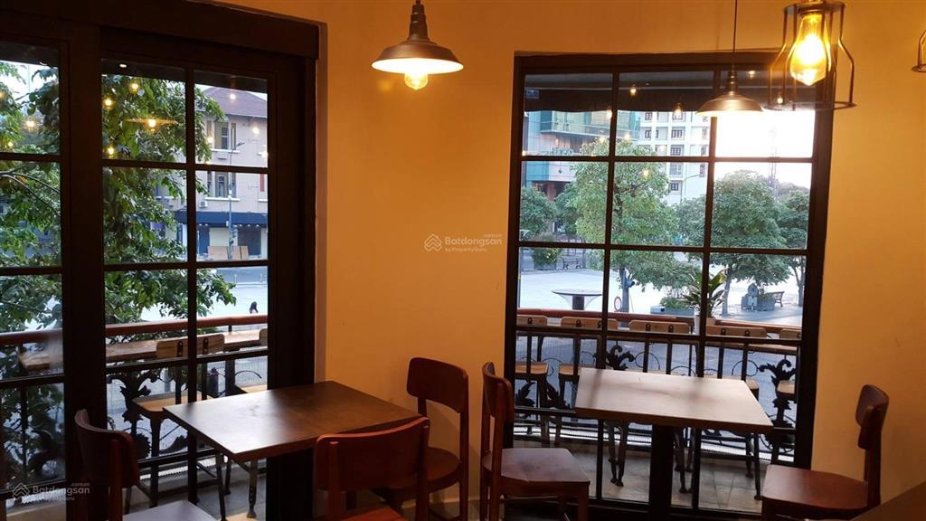 Siêu phẩm view pháo hoa 2 mặt tiền ngô đức kế quận 1 chính thức cho thuê sau 10 năm
