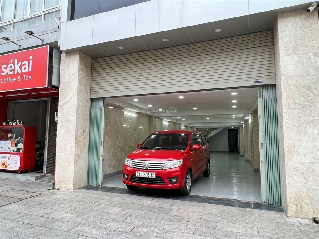 Cho thuê tòa nhà 8 tầng phan đình phùng phú nhuận  dtsd ~1200m2
