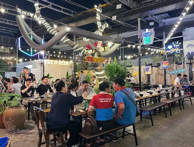 Cho thuê mặt bằng view sông ngang 30m, hoàng sa quận 3dtsd ~1100m2