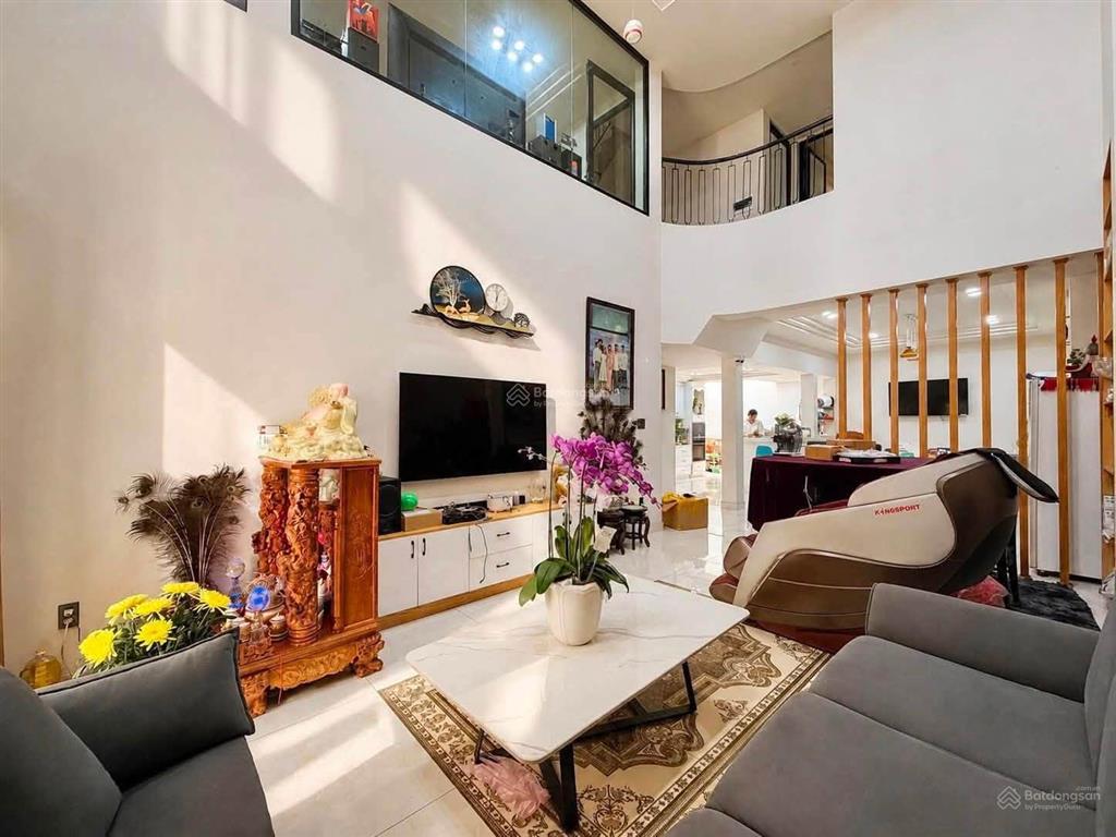 Biệt thự hoa lan, phú nhuận, trệt 2 lầu dtsd 400m2  kinh doanh tự do