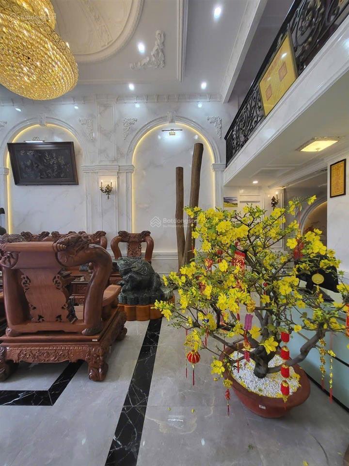 Mặt tiền 17m khủng ngay nút giao dân chủ, dtsd 900m2 trệt lầu  lý chính thắng quận 3