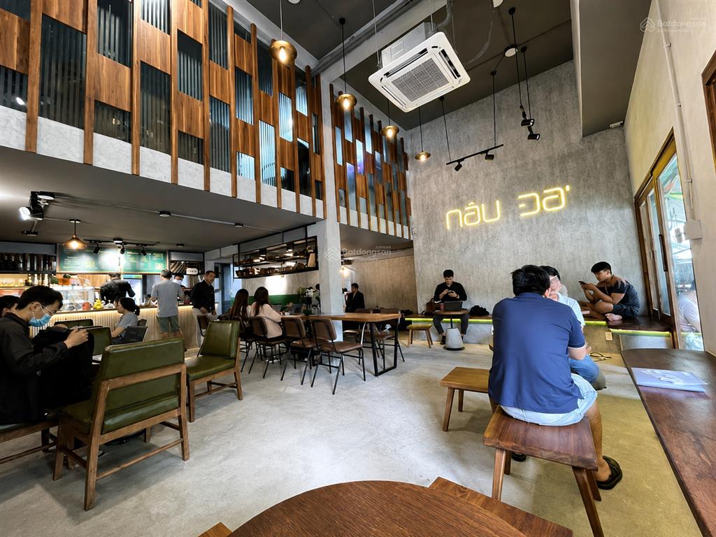 Cho thuê nhà cống quỳnh quận 1, ngang 8m dtsd ~380m2, trệt 4 lầu