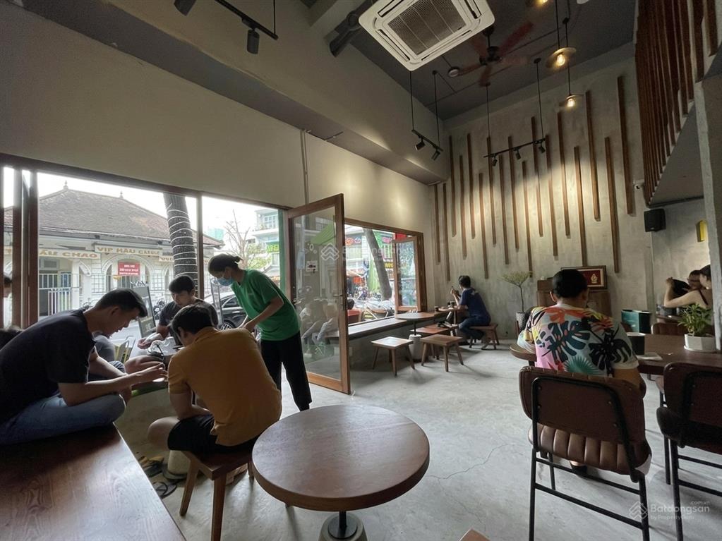 Cho thuê nhà cống quỳnh quận 1, ngang 8m dtsd ~380m2, trệt 4 lầu
