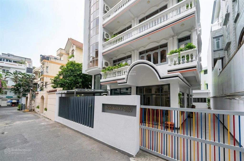 Tòa nhà trương quốc dung phú nhuận, ngang lớn 15m, trệt 3 lầu dtsd ~1800m2