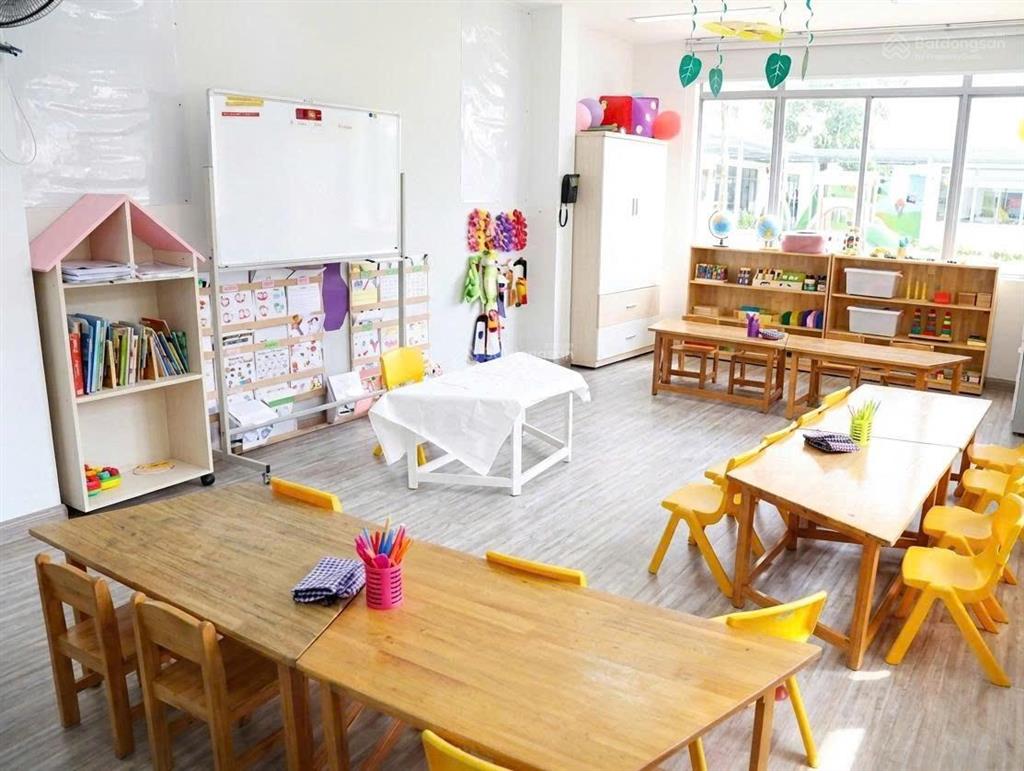 Tòa nhà trương quốc dung phú nhuận, ngang lớn 15m, trệt 3 lầu dtsd ~1800m2
