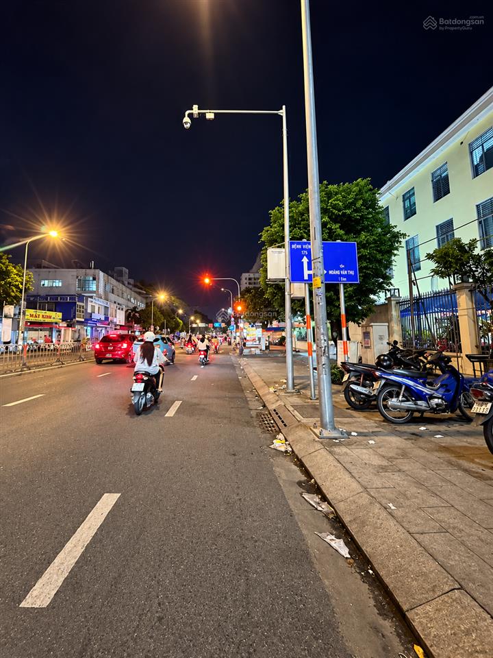 Cho thuê nhà mặt tiền phan đăng lưu, bình thạnh  trệt lầu dtsd ~320m2