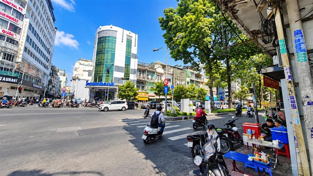 Tòa nhà 2 mặt tiền trần hưng đạo quận 5, hầm trệt 10 lầu dtsd ~3300m2