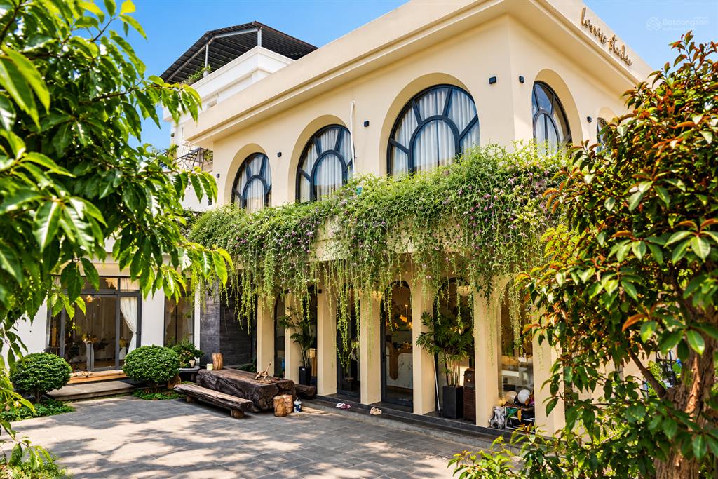 Giá giảm mạnh, cho thuê nhà sân vườn hoa lan phú nhuận, diện tích sàn 320m2  mặt tiền lớn 15m