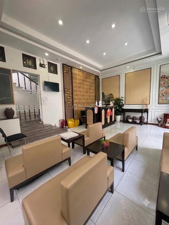 Chính chủ cho thuê biệt thự hai mặt tiền hoa lan, phú nhuận, trệt 3 lầu