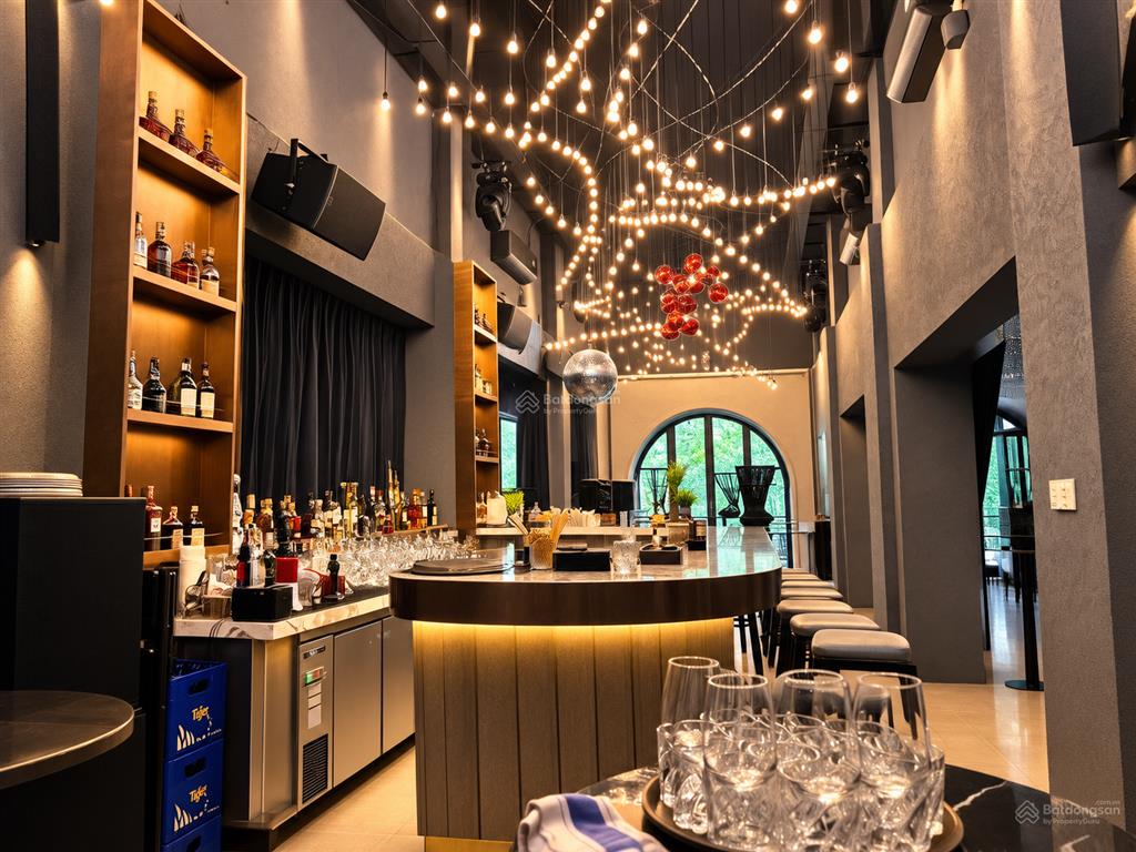 Siêu hiếm, cho thuê mặt bằng đường nguyễn huệ quận 1  400m2 phù hợp f&b