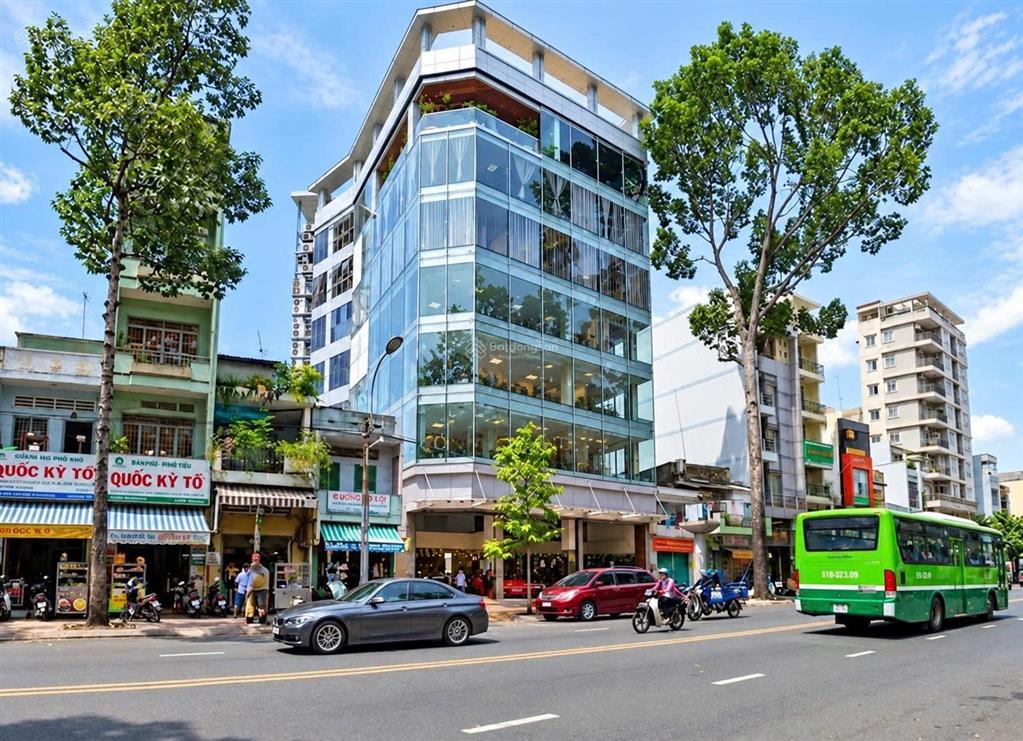 Cho thuê tòa nhà dts ~2100m2 mặt tiền an dương vương quận 5