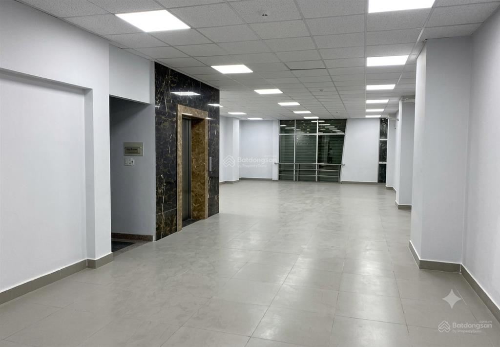 Cho thuê tòa nhà ngay thuận kiều quận 5, hầm 8 lầu dtsd ~1000m2