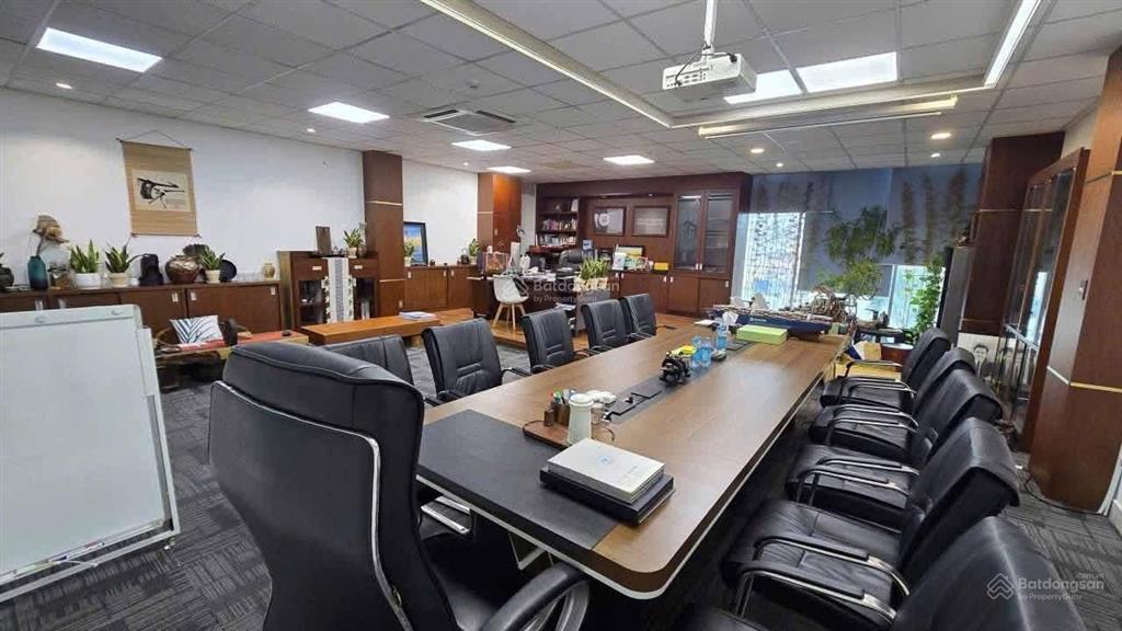 Building mặt tiền hoàng việt tân bình, trệt 5 lầu dtsd ~800m2