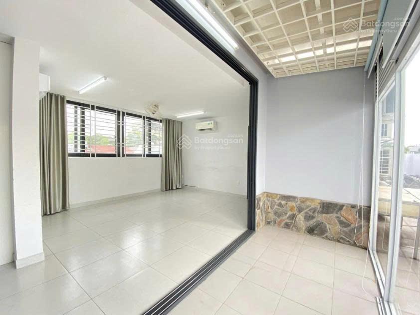Cho thuê nhà mặt tiền đường nguyễn công trứ quận 1