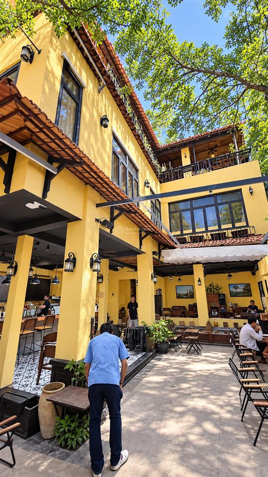 Cho thuê góc 2 mặt tiền sư vạn hạnh, quận 10. dtsd 600m2 trệt 1 lầu