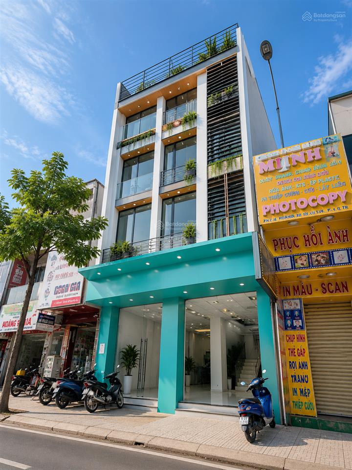 Nhà 2 mặt tiền 5 tầng dtsd ~1680m2 ngay nút giao lã chả cá  hoàng văn thụ, tân bình