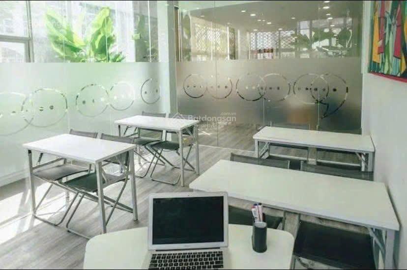 Nhà mặt tiền đẹp ngay khu hàm nghi quận 1  trệt 2 lầu dtsd ~450m2