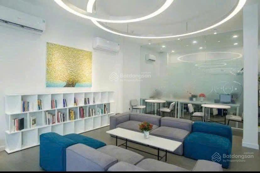 Nhà mặt tiền đẹp ngay khu hàm nghi quận 1  trệt 2 lầu dtsd ~450m2