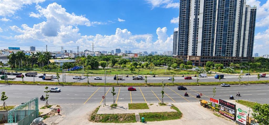 Cho thuê mặt bằng nguyễn văn linh quận 7, trệt lầu dt khuôn viên 700m2 ngang 10m