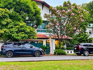 Biệt thự nguyễn văn hưởng quận 2, ngang 16 3 tầng dtsd 1000m2