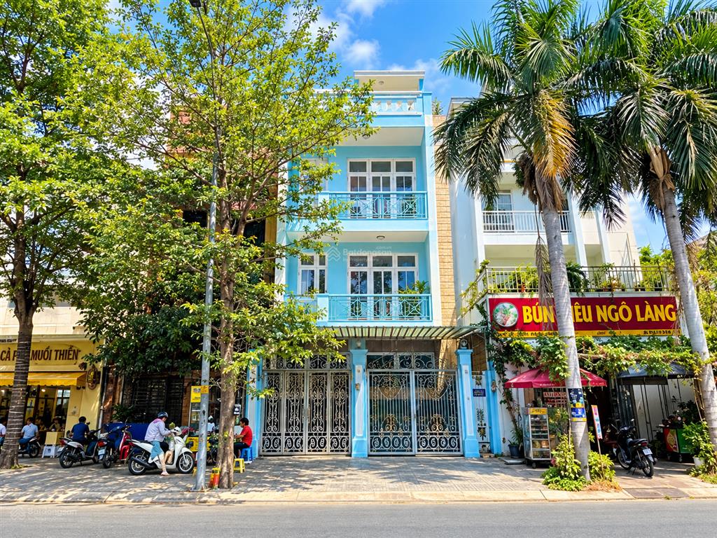 Building mới xây mặt tiền tạ hiện quận 2, hầm 8 tầng  dtsd ~1500m2